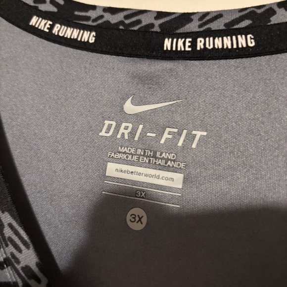 Women’s Plus Nike Running DriFit Tee in Grey Black Sz 3X - Picture 2 of 3